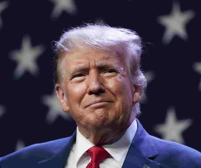 Donald Trump durante declaraciones sobre Ucrania, Francia y América Latina